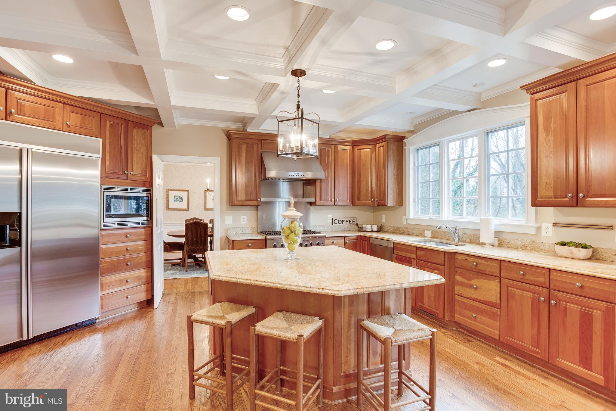 MCLEAN MANOR - Residential