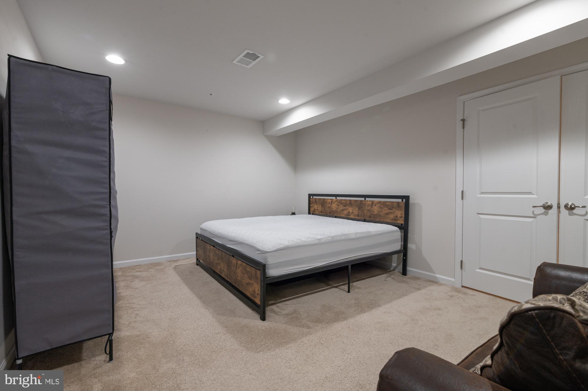 BRUNSWICK CROSSING - Residential Lease