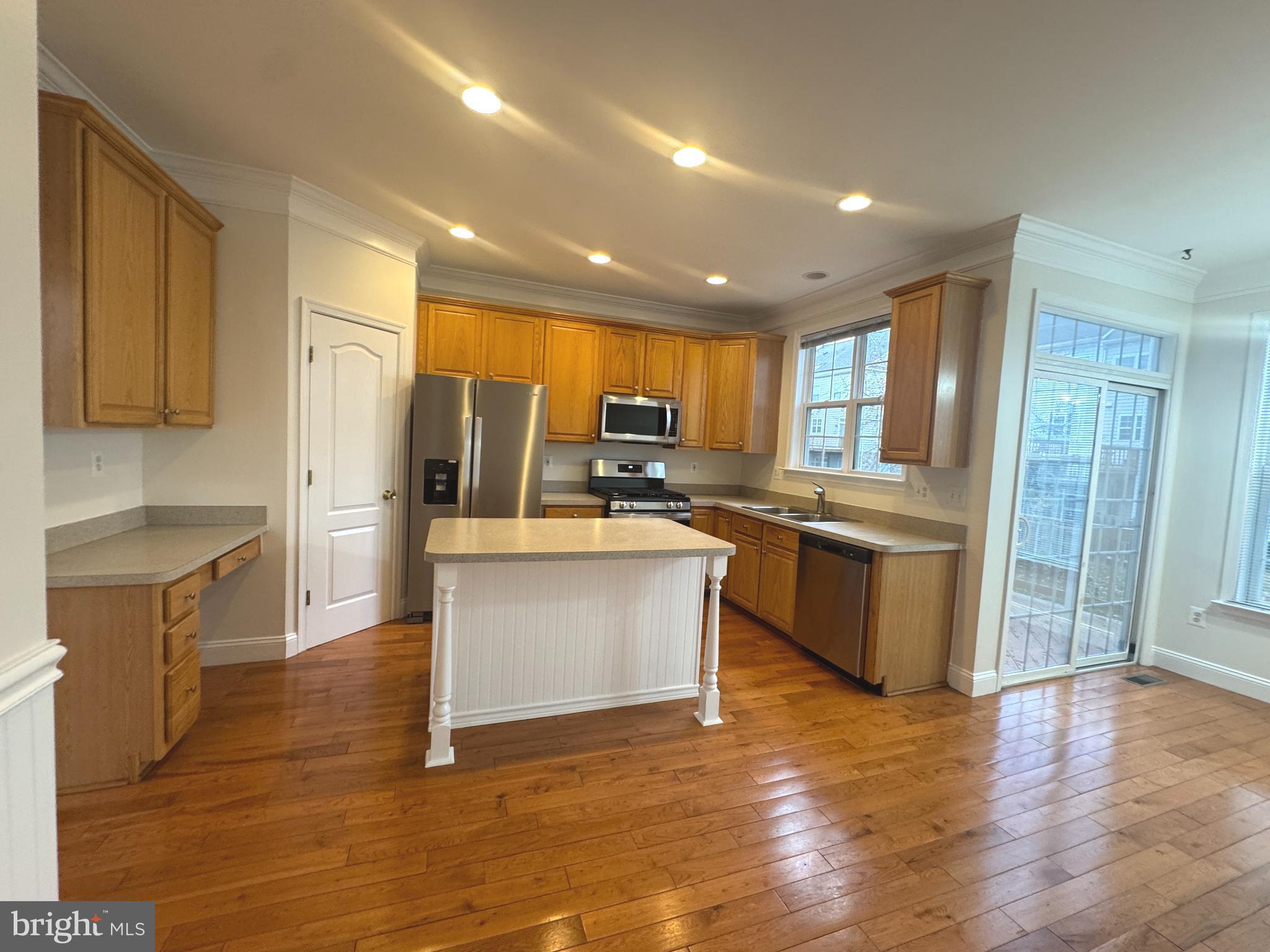 BRAMBLETON LANDBAY 2 - Residential Lease