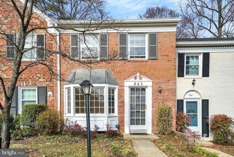 Photo of 863 Azalea Drive #26, ROCKVILLE, MD 20850 (MLS # MDMC2217112)