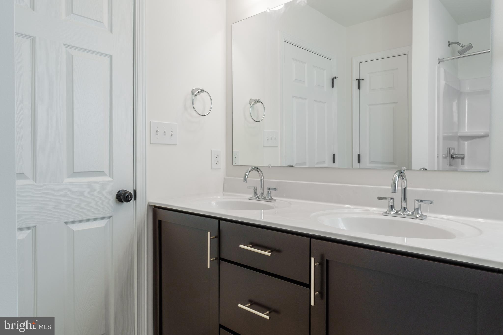 APPLEVIEW ESTATES - Residential