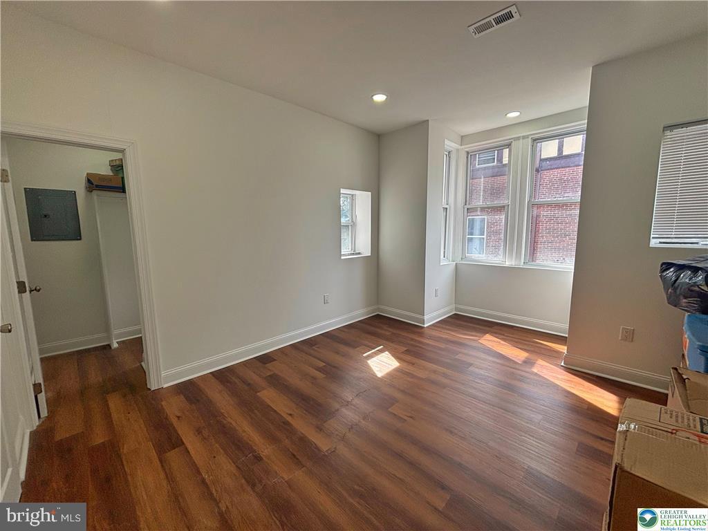 KENSINGTON - Residential