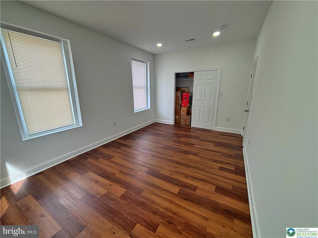 KENSINGTON - Residential