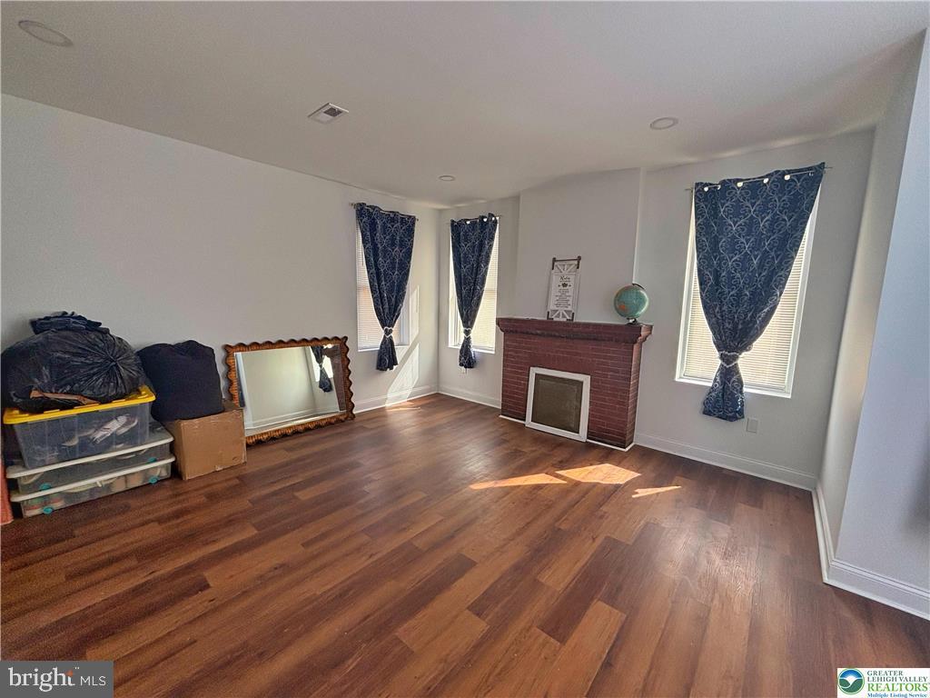 KENSINGTON - Residential