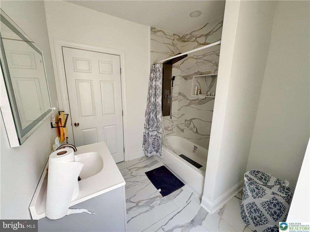 KENSINGTON - Residential