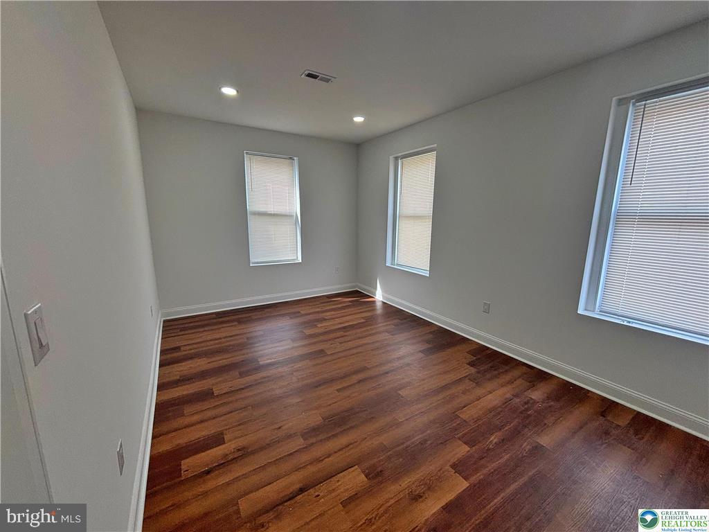 KENSINGTON - Residential