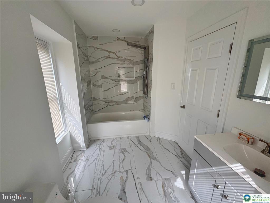 KENSINGTON - Residential