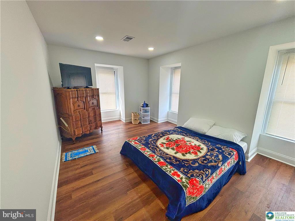 KENSINGTON - Residential