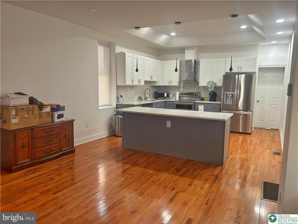 KENSINGTON - Residential