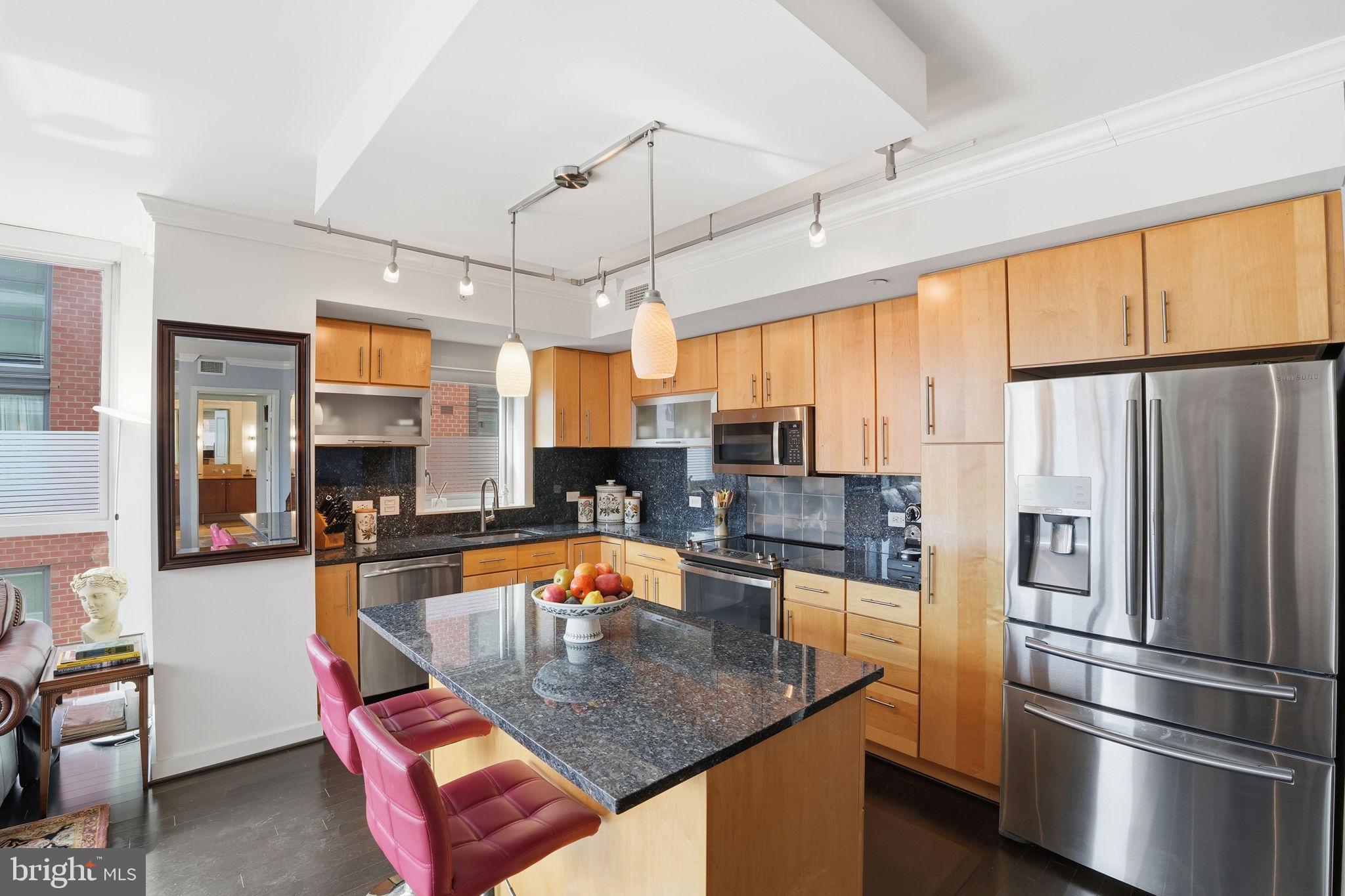 1025 1ST STREET SE 906