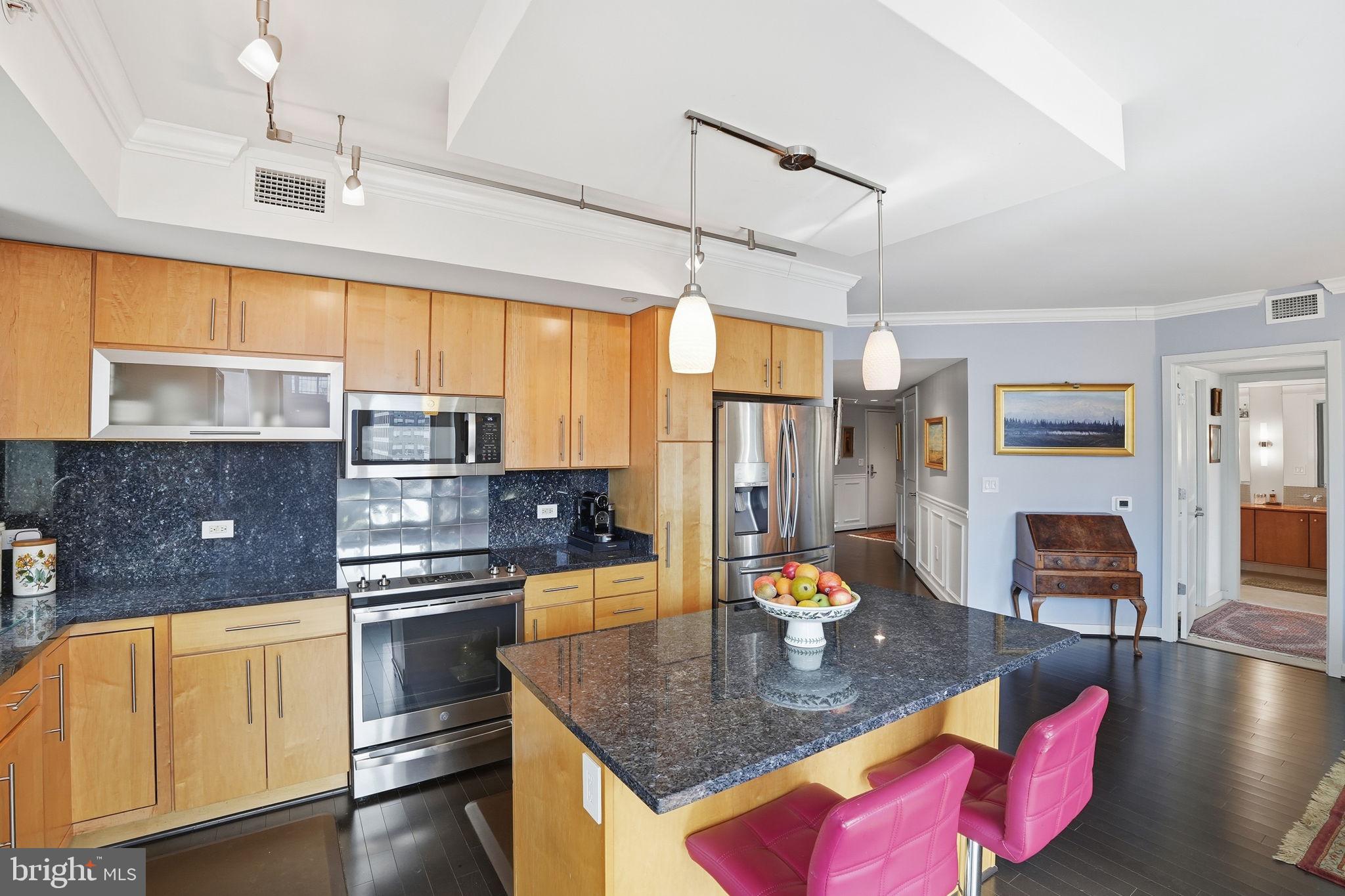 1025 1ST STREET SE 906