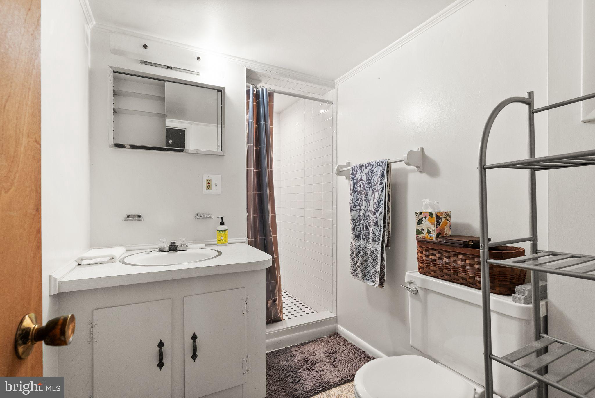 VIENNA WOODS - Residential