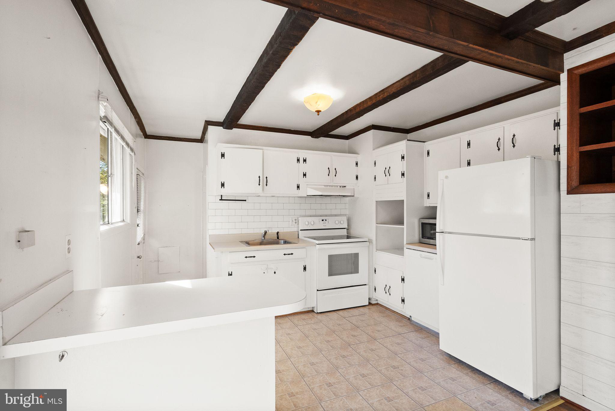 VIENNA WOODS - Residential