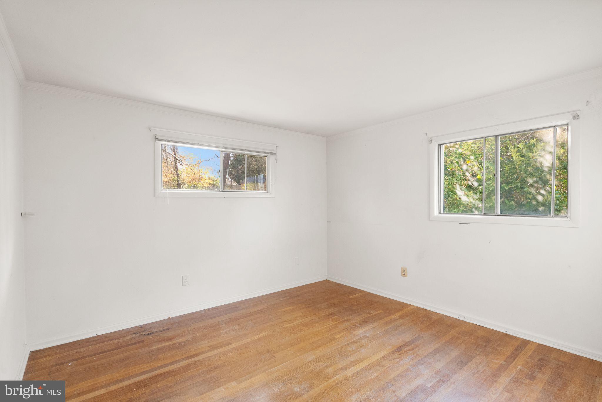 VIENNA WOODS - Residential