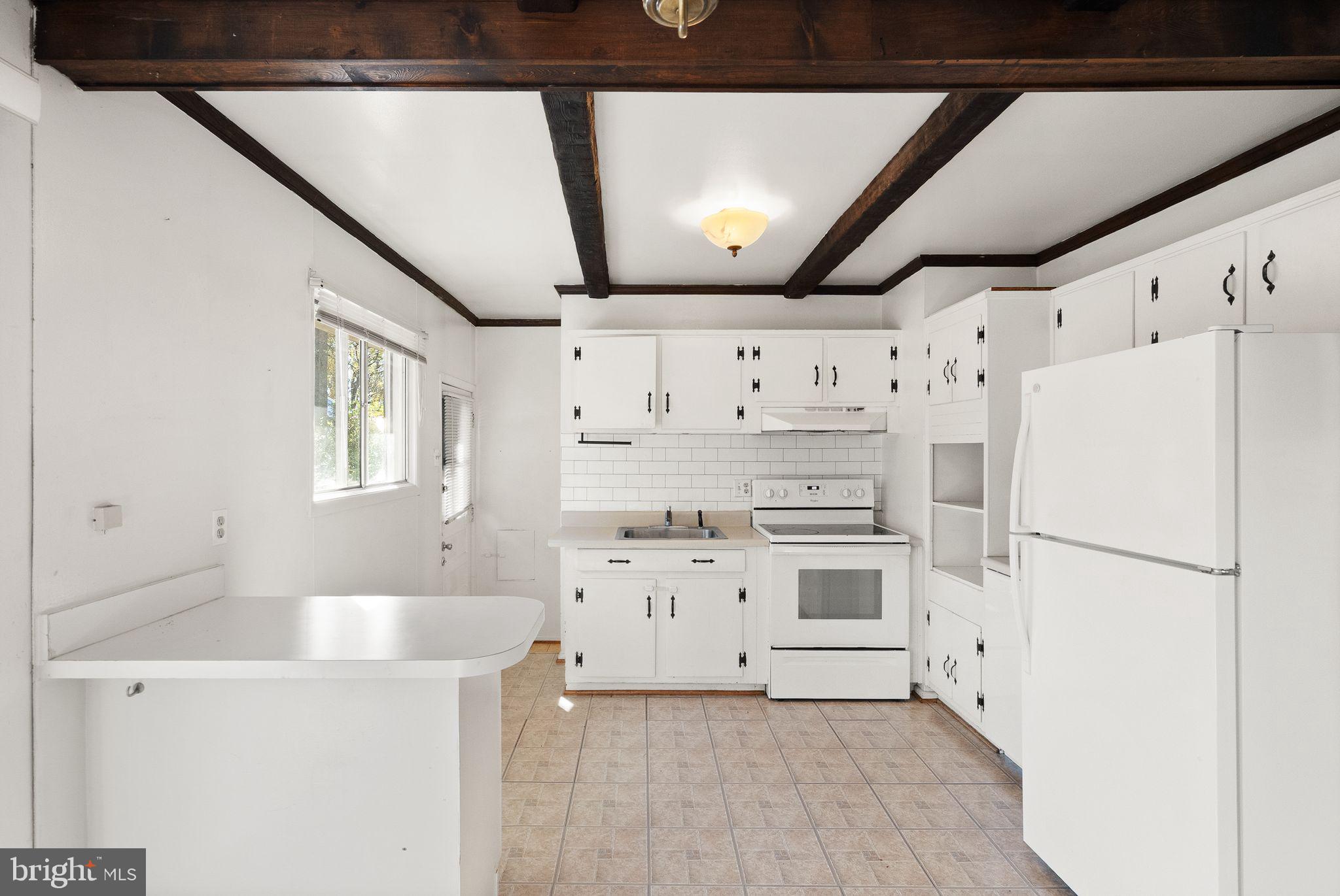 VIENNA WOODS - Residential