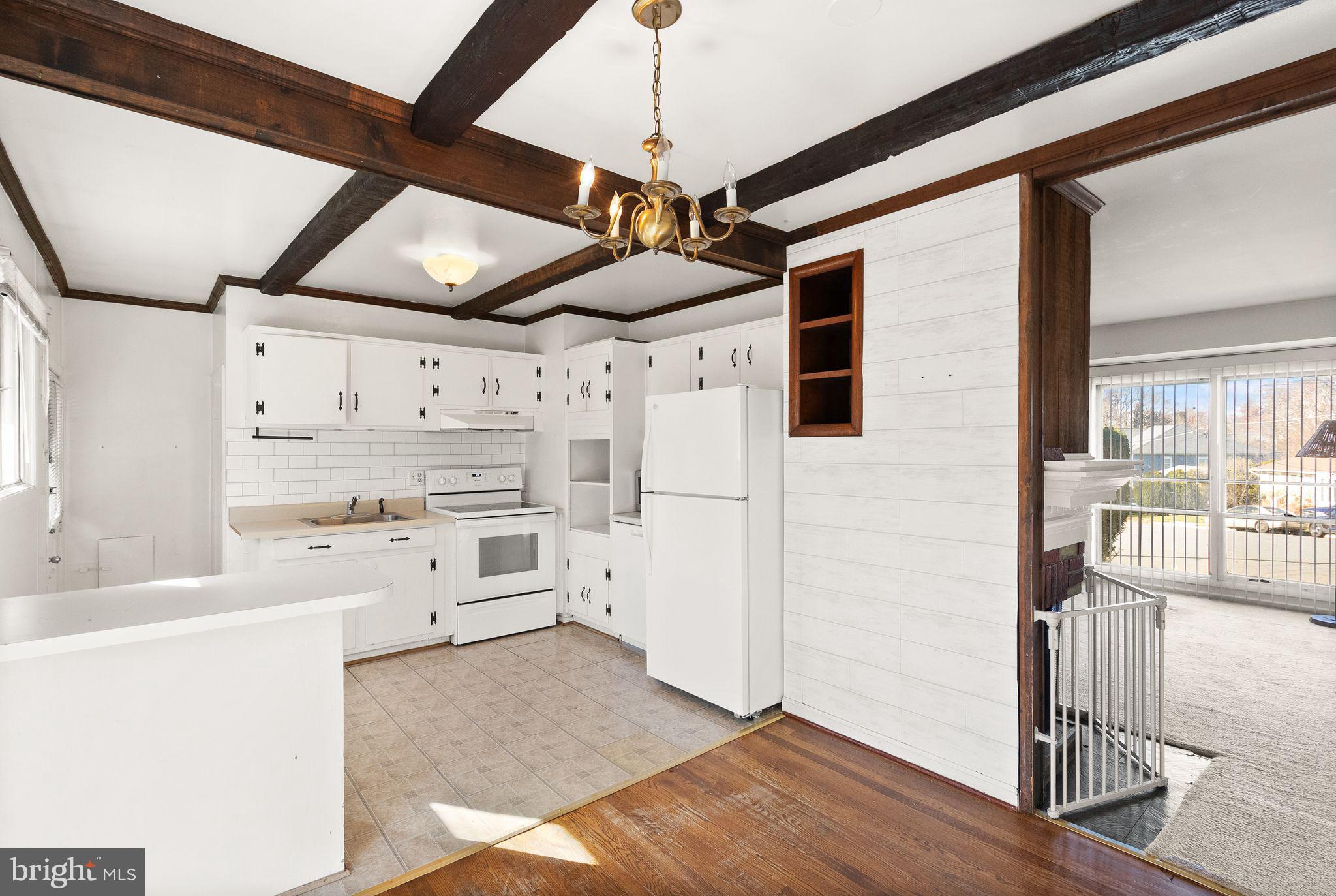 VIENNA WOODS - Residential