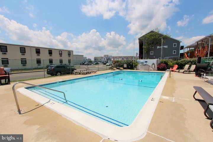 504 LARK LANE 8
