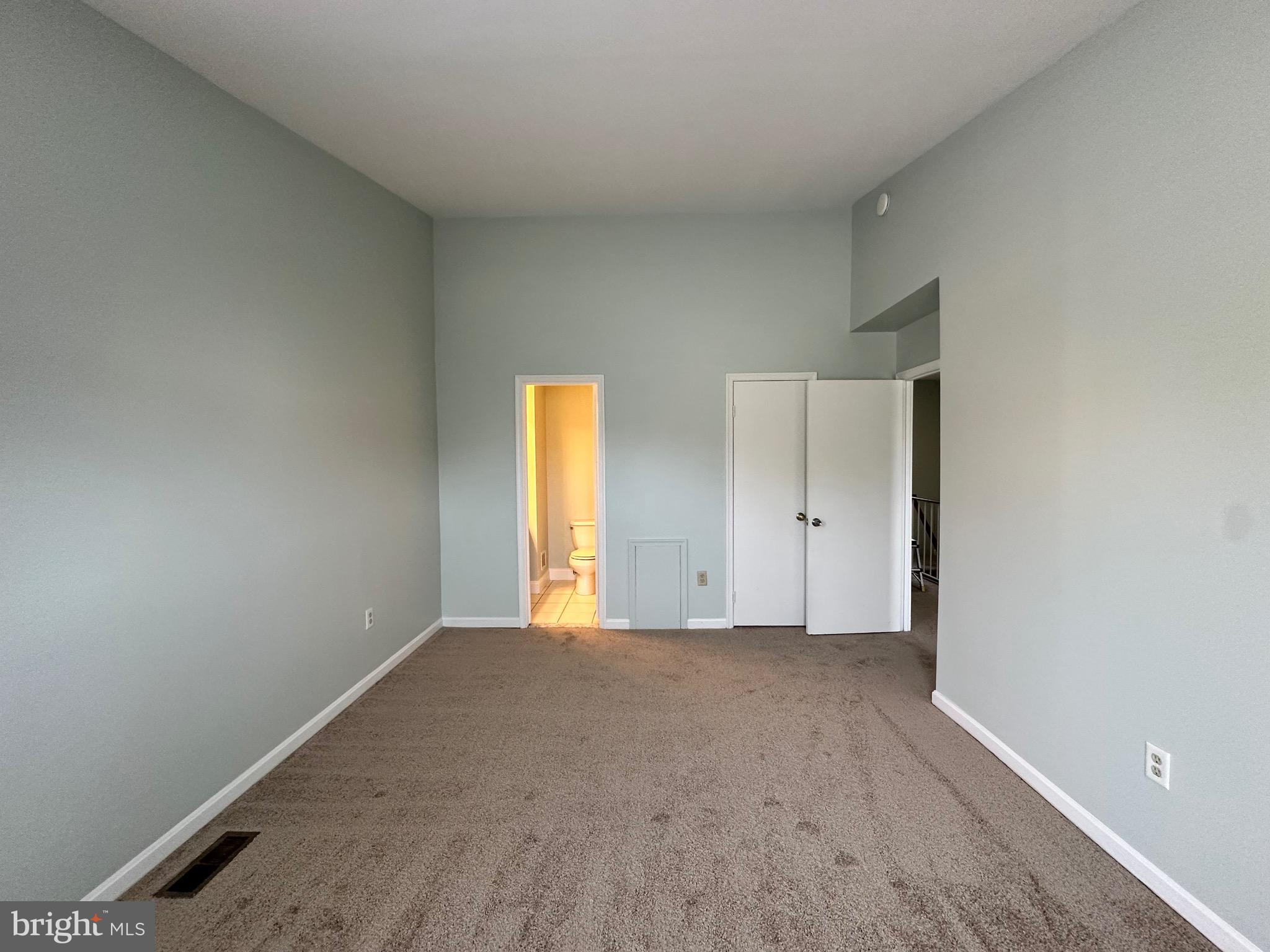 PRINCETON SQUARE - Residential Lease