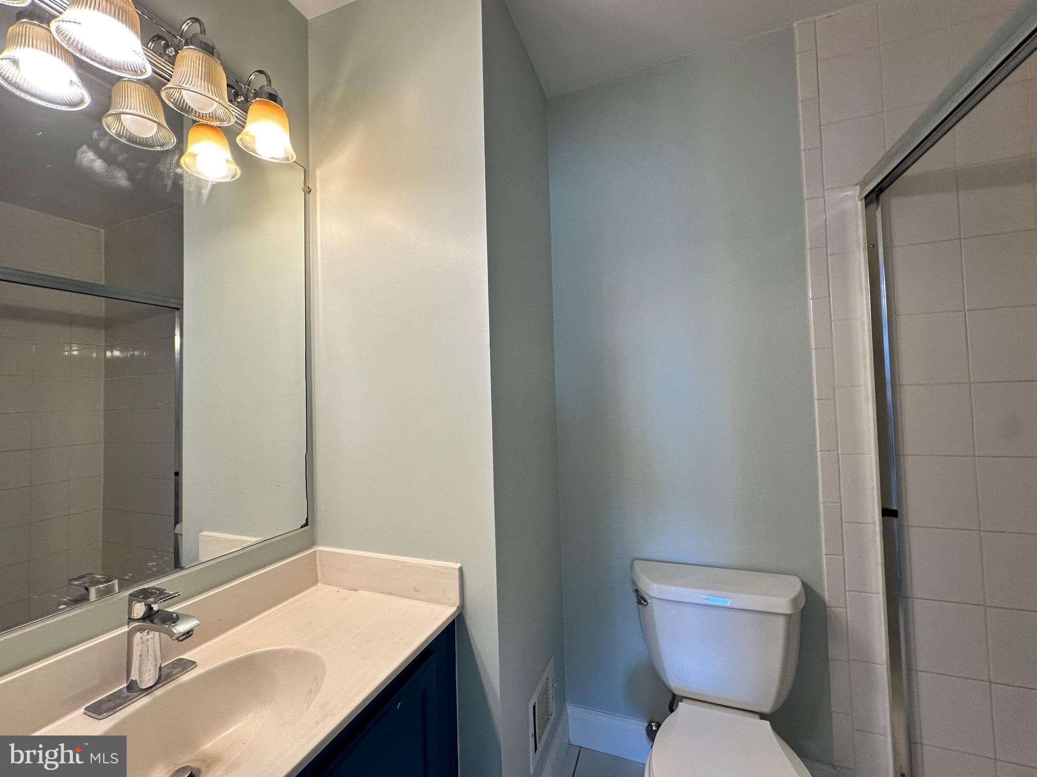 PRINCETON SQUARE - Residential Lease