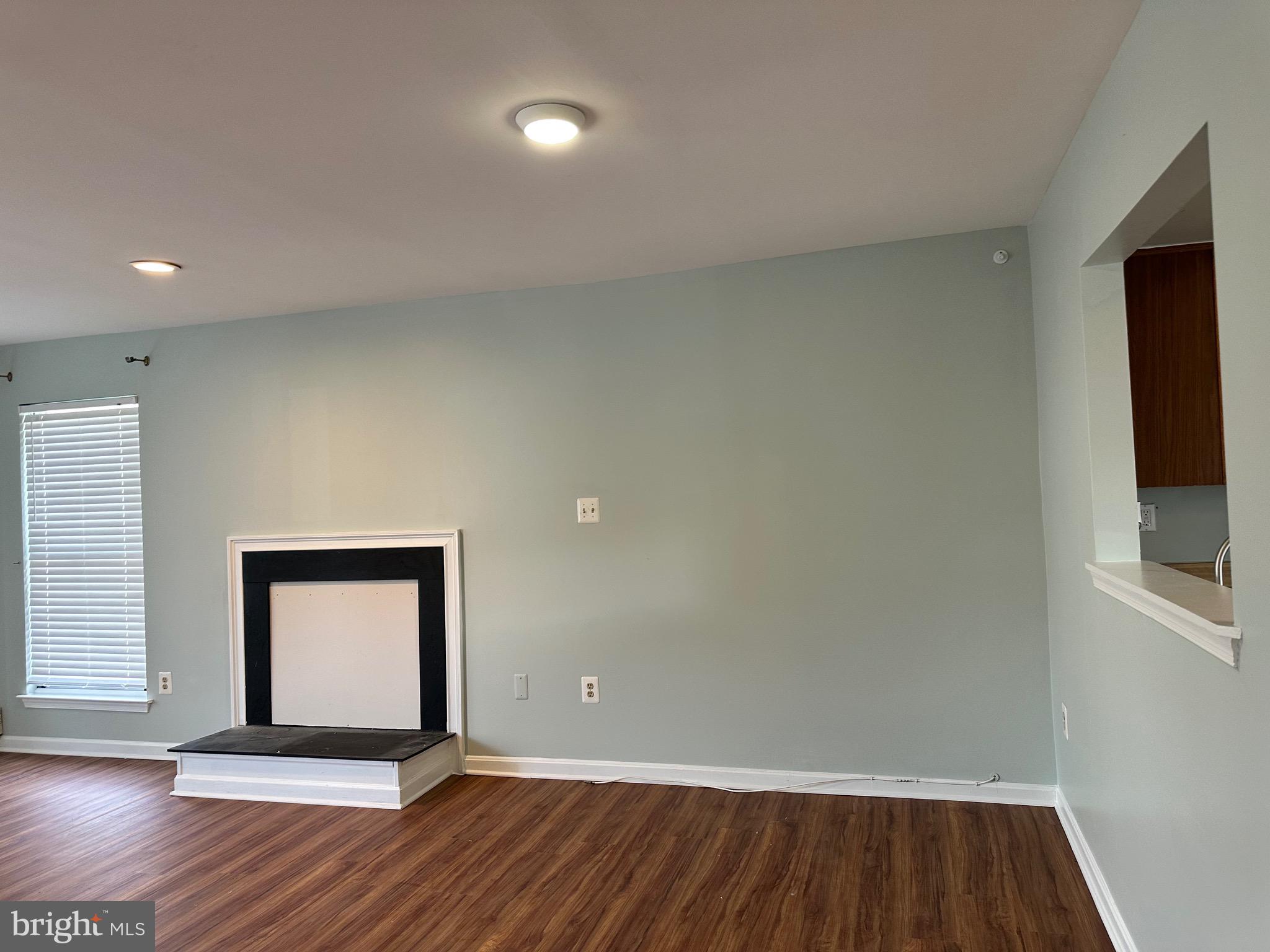 PRINCETON SQUARE - Residential Lease