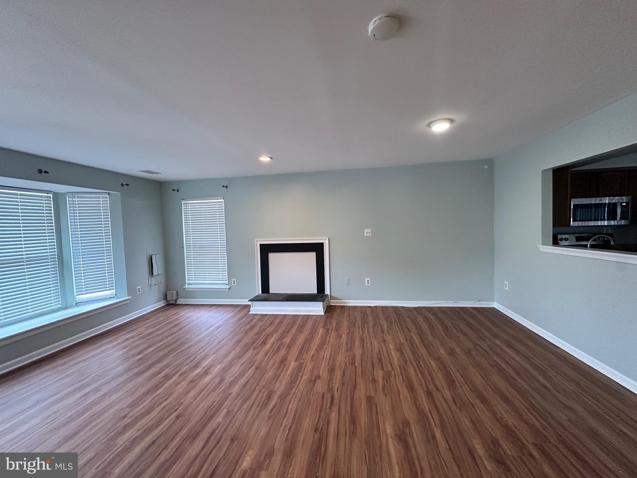 PRINCETON SQUARE - Residential Lease