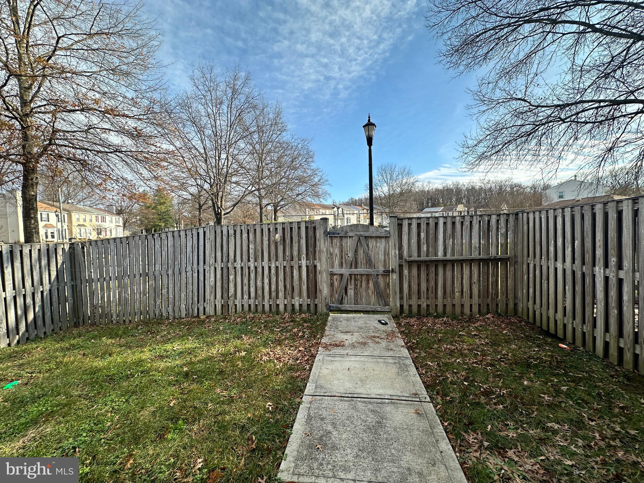 PRINCETON SQUARE - Residential Lease