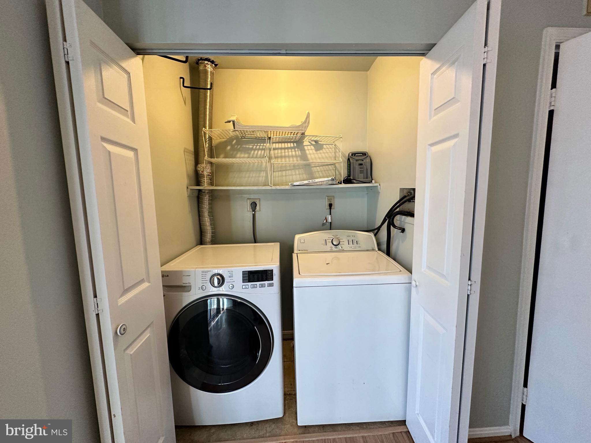 PRINCETON SQUARE - Residential Lease