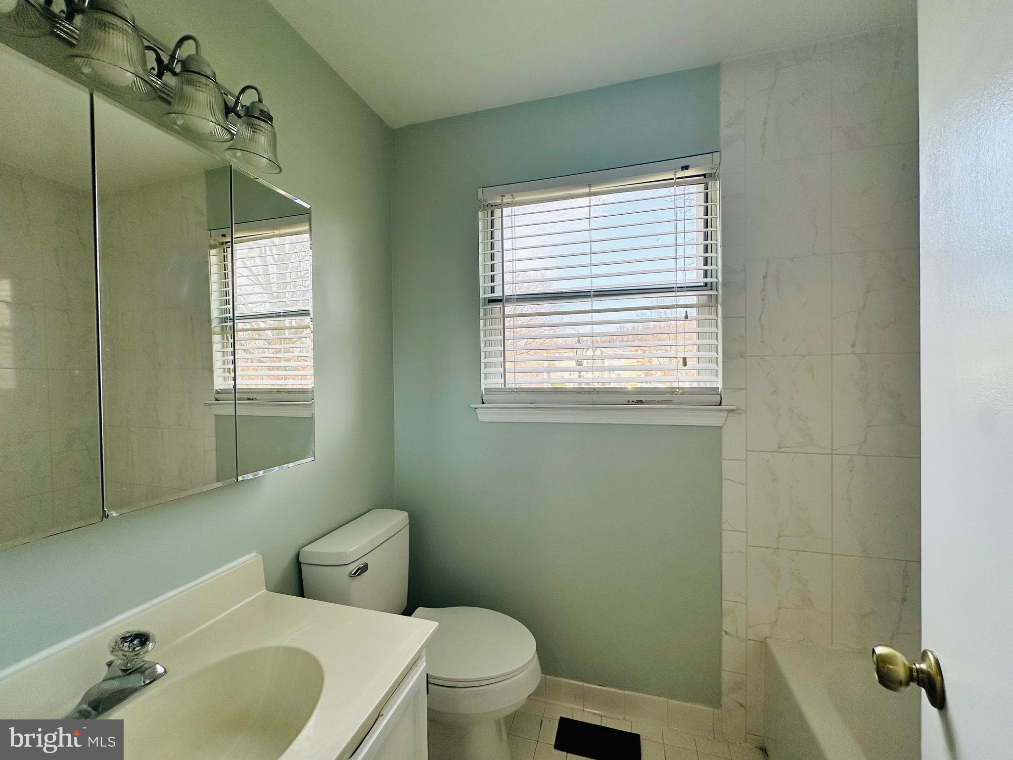 PRINCETON SQUARE - Residential Lease