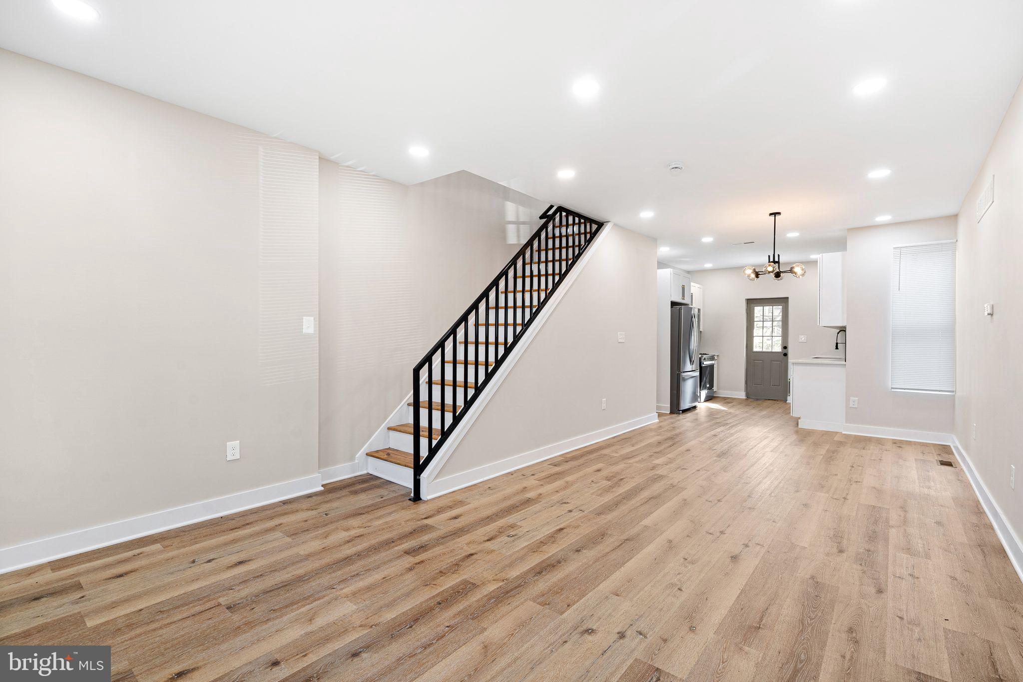 1443 N EDGEWOOD STREET
