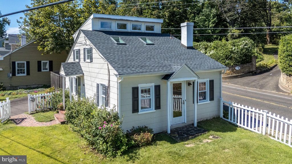Photo of 339 E Ashland Street, DOYLESTOWN, PA 18901 (MLS # PABU2104806)