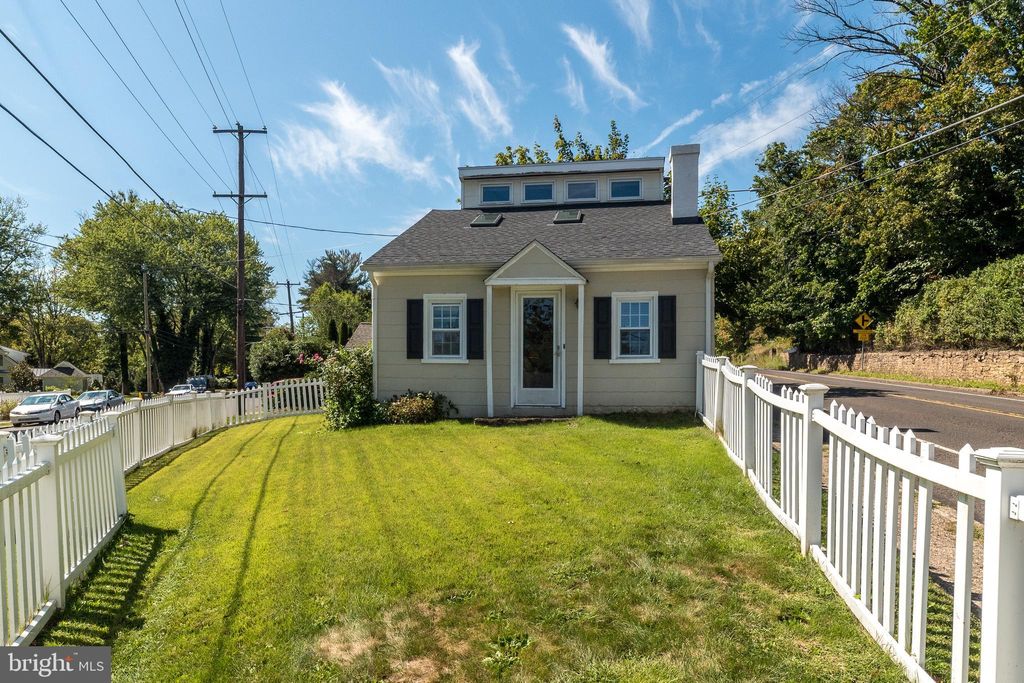Photo of 339 E Ashland Street, DOYLESTOWN, PA 18901 (MLS # PABU2104806)