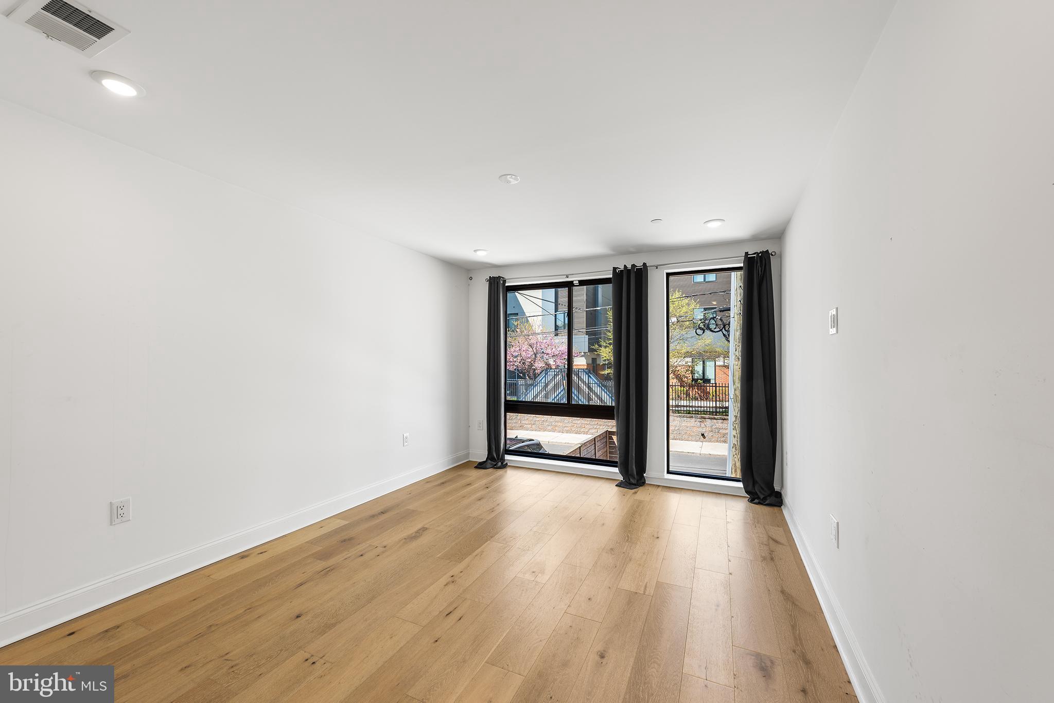 LUDLOW - Residential