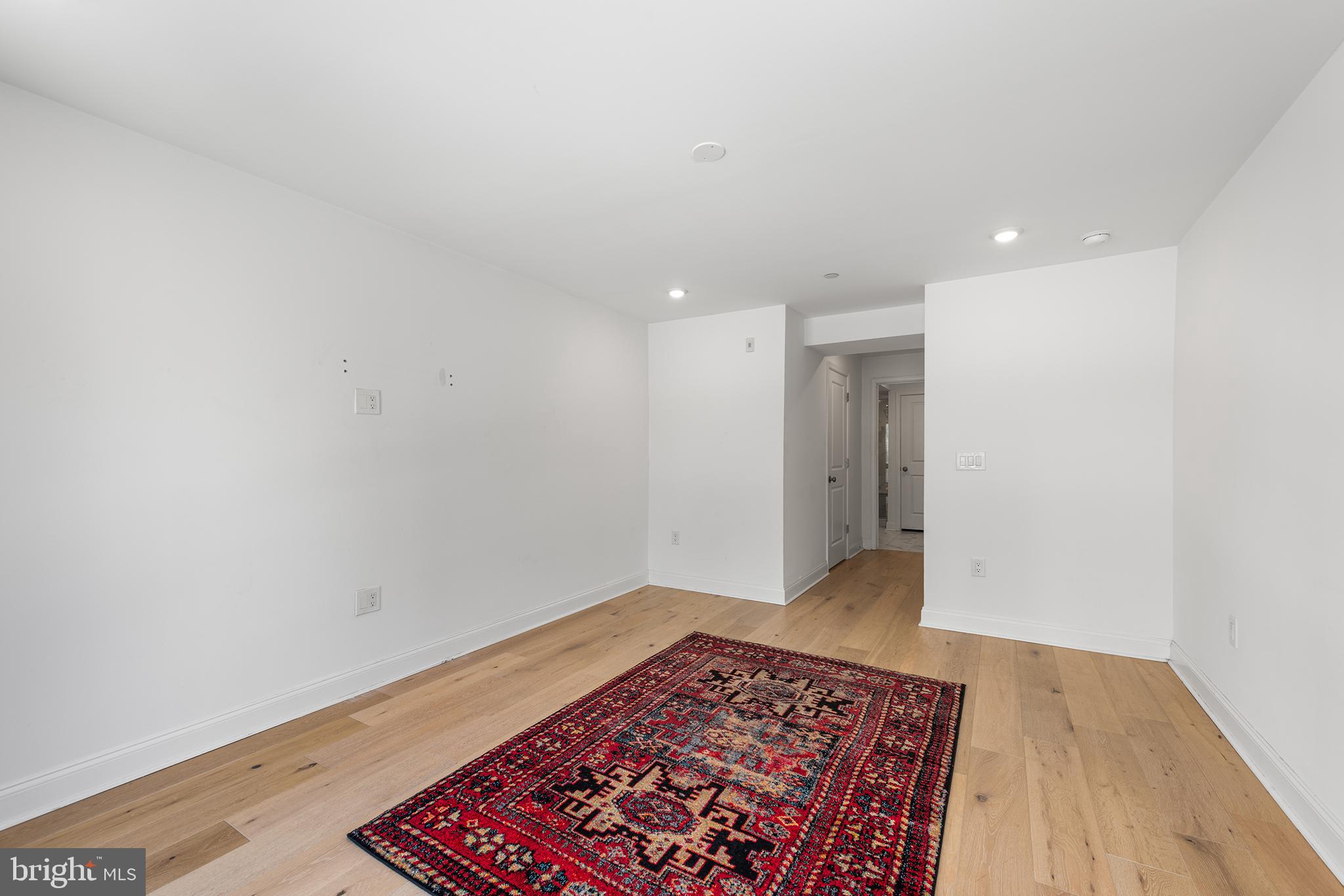 LUDLOW - Residential