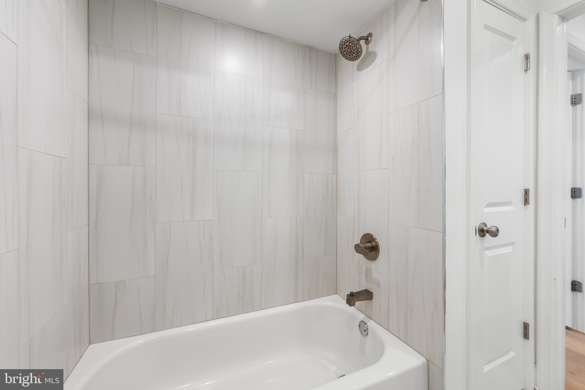 LUDLOW - Residential