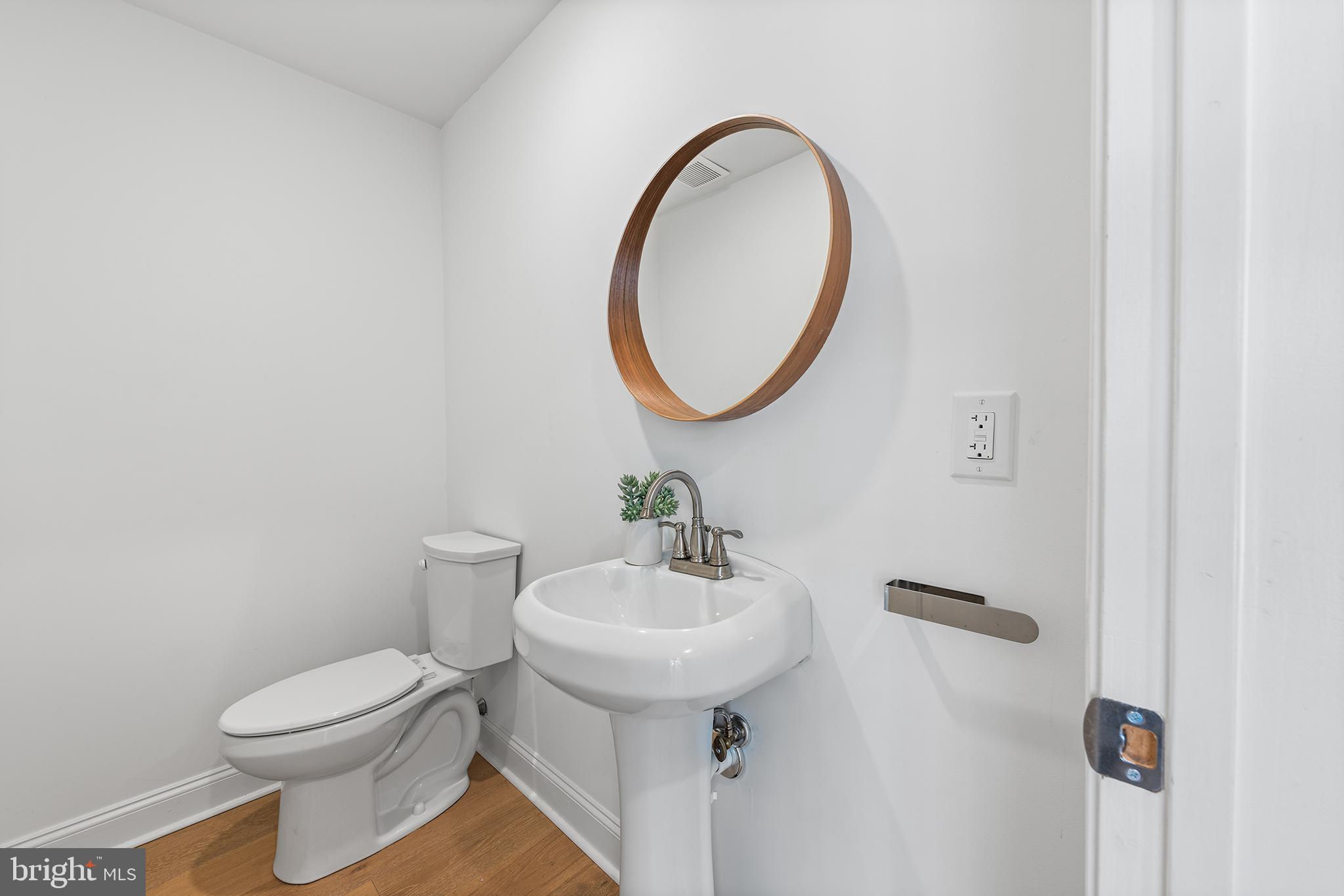 LUDLOW - Residential