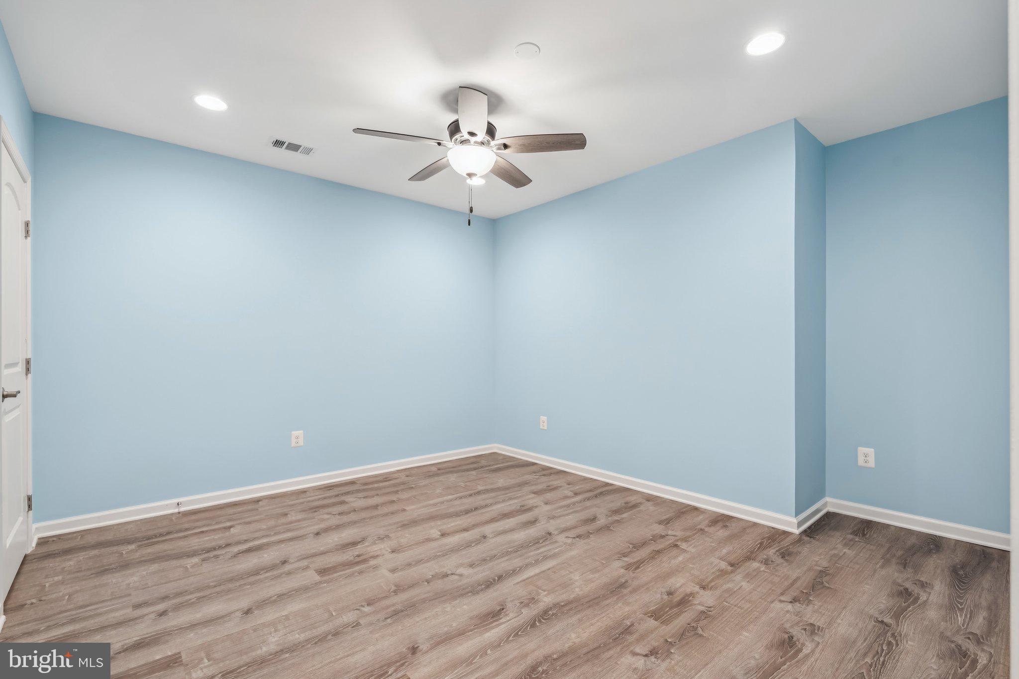 STONE RIDGE LAND BAY 4 - Residential Lease