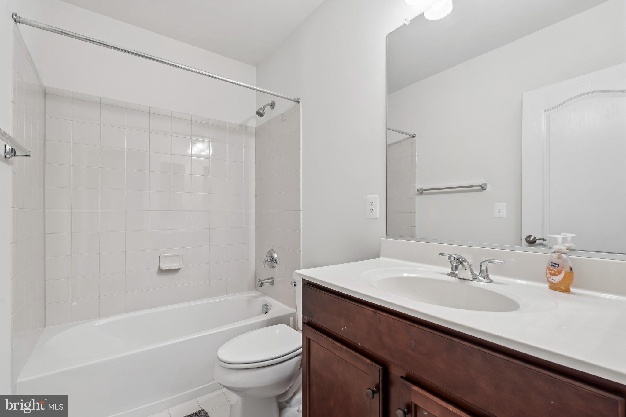 STONE RIDGE LAND BAY 4 - Residential Lease