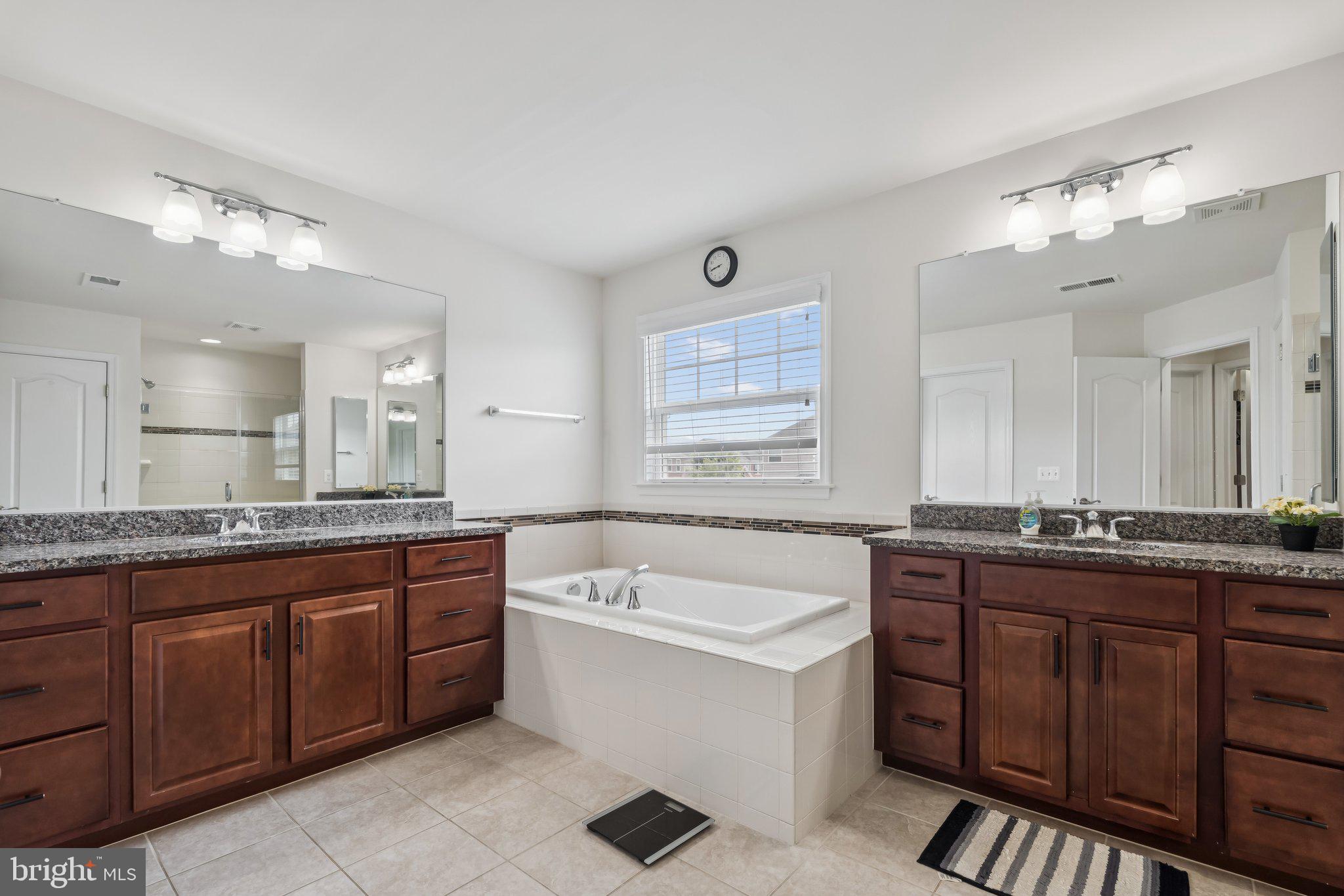 STONE RIDGE LAND BAY 4 - Residential Lease