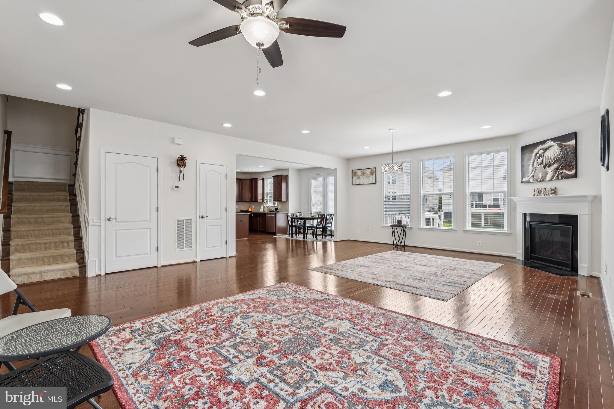 STONE RIDGE LAND BAY 4 - Residential Lease