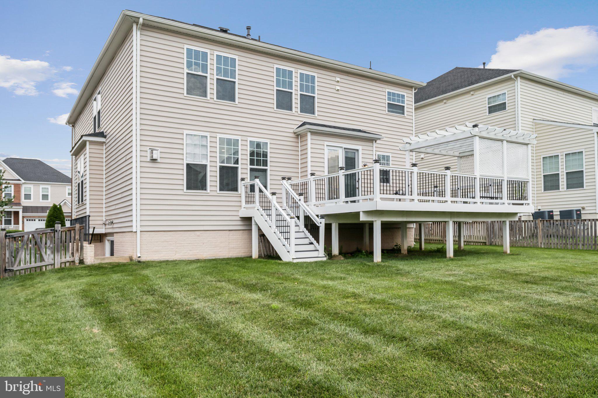 STONE RIDGE LAND BAY 4 - Residential Lease