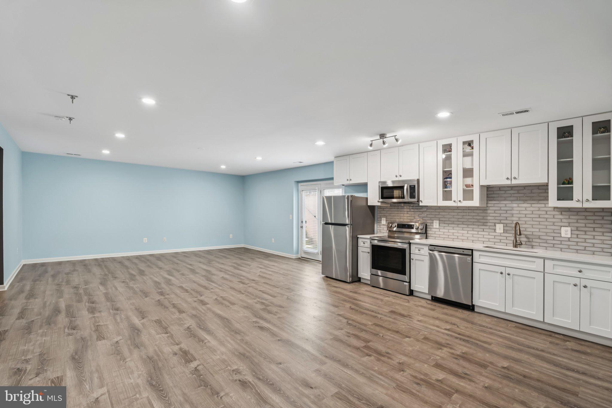 STONE RIDGE LAND BAY 4 - Residential Lease