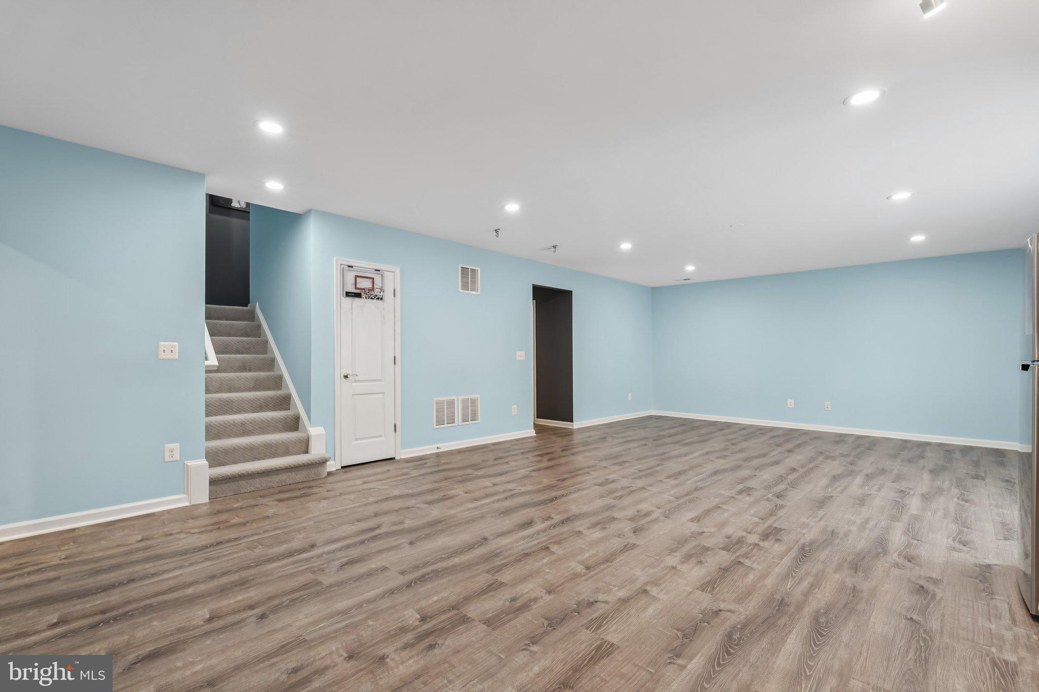 STONE RIDGE LAND BAY 4 - Residential Lease