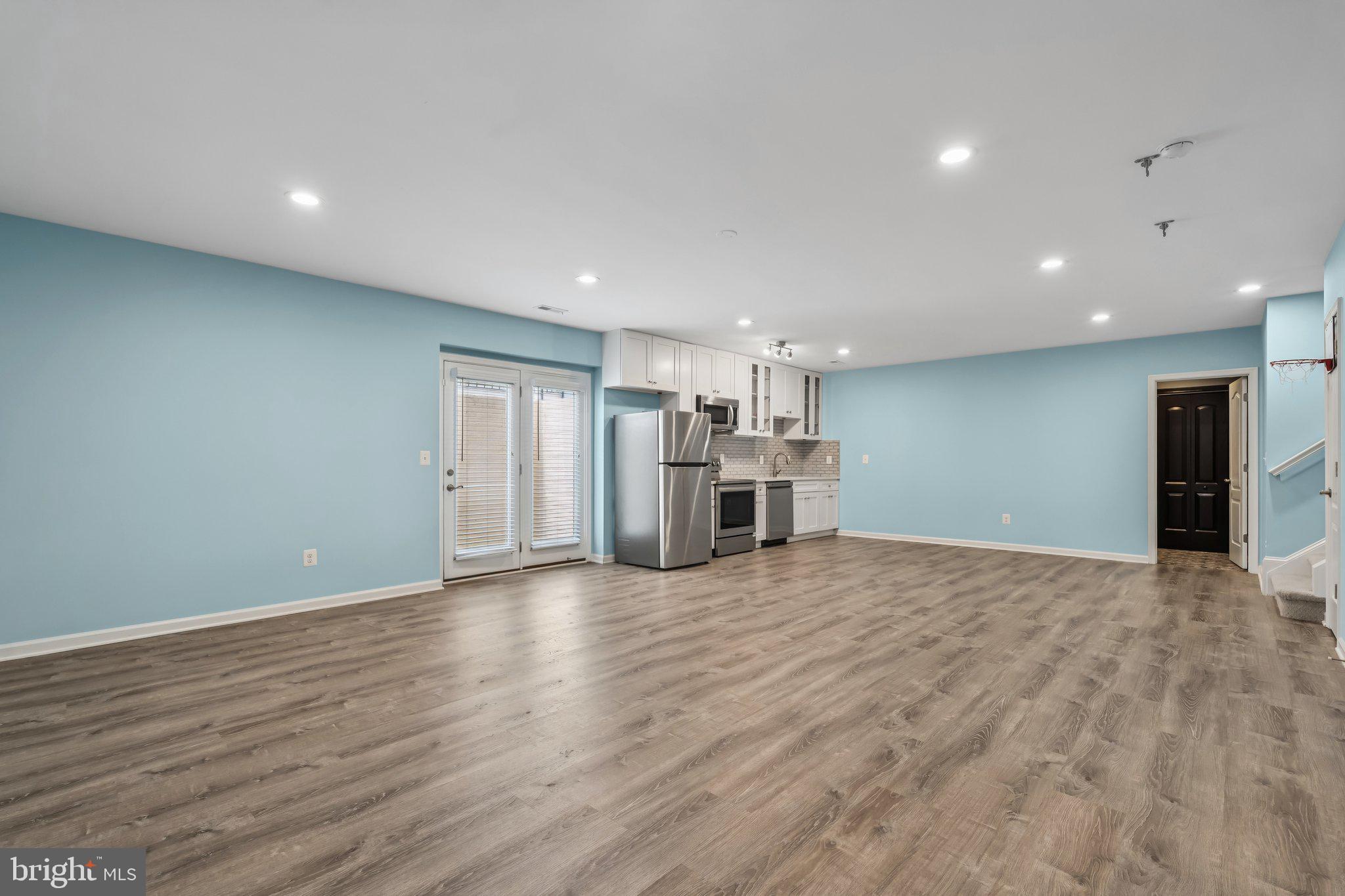 STONE RIDGE LAND BAY 4 - Residential Lease