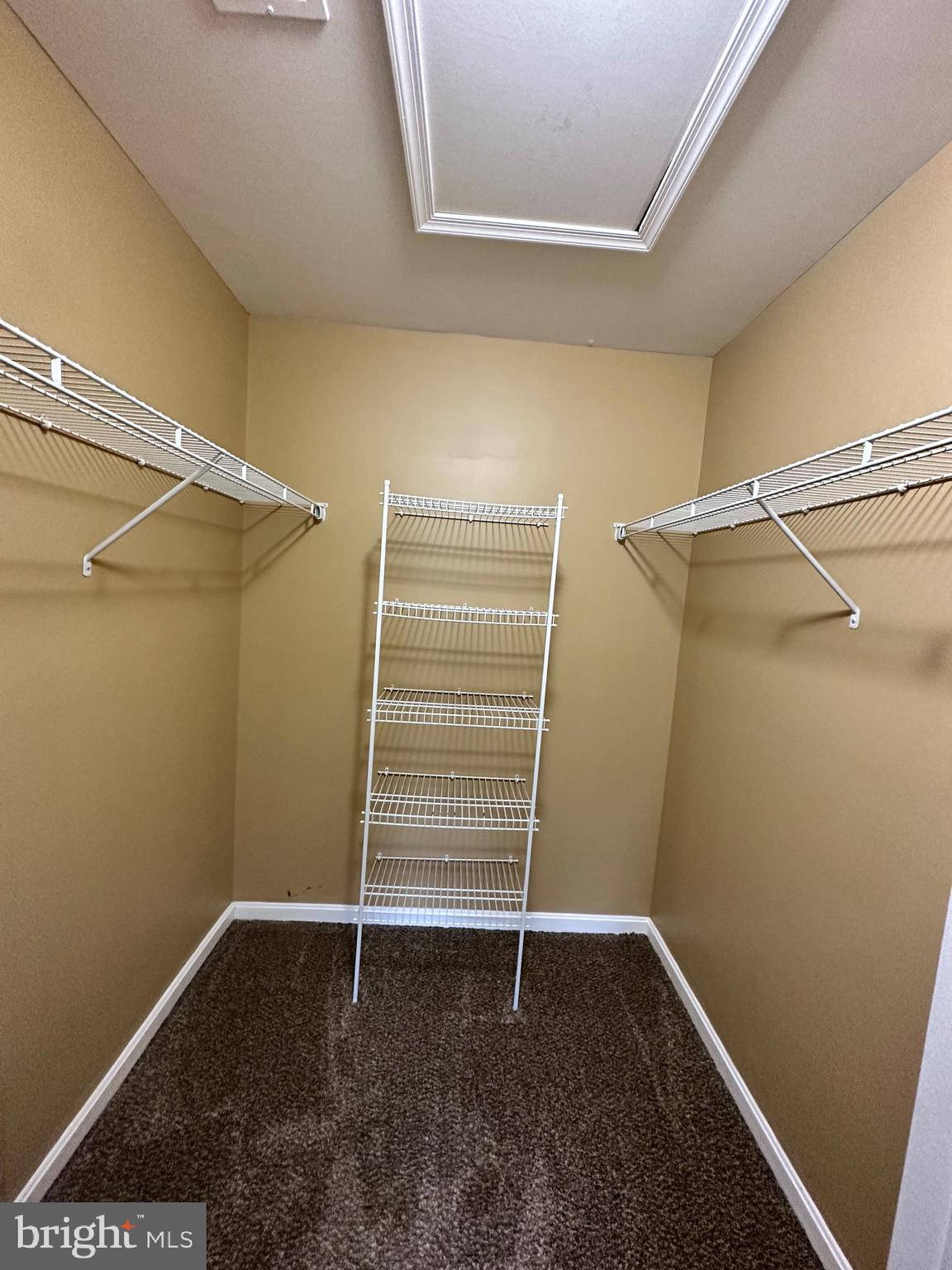 LEE'S RIDGE - Residential Lease