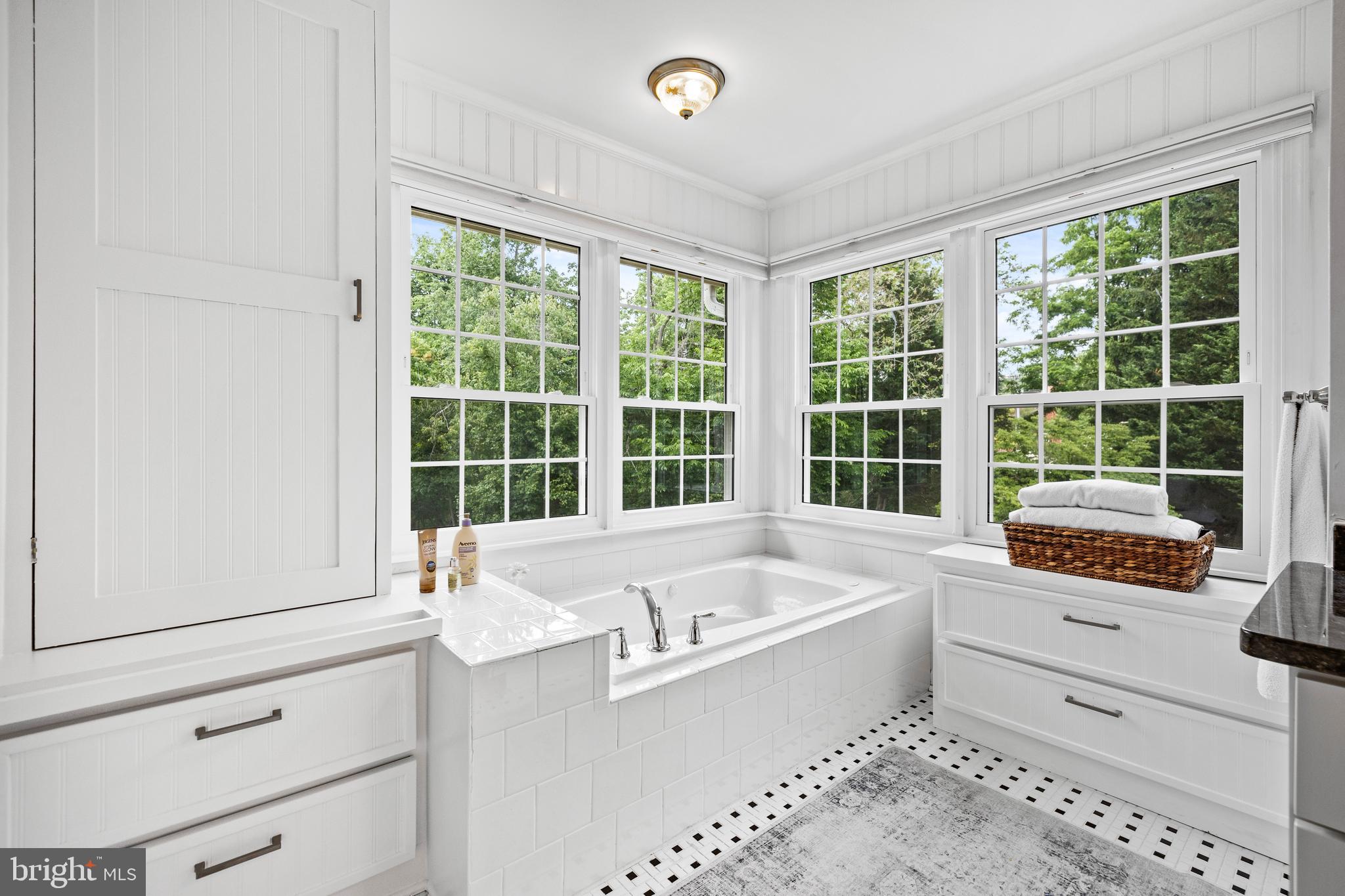 THE MEADOWS OF GREEN SPRING - Residential