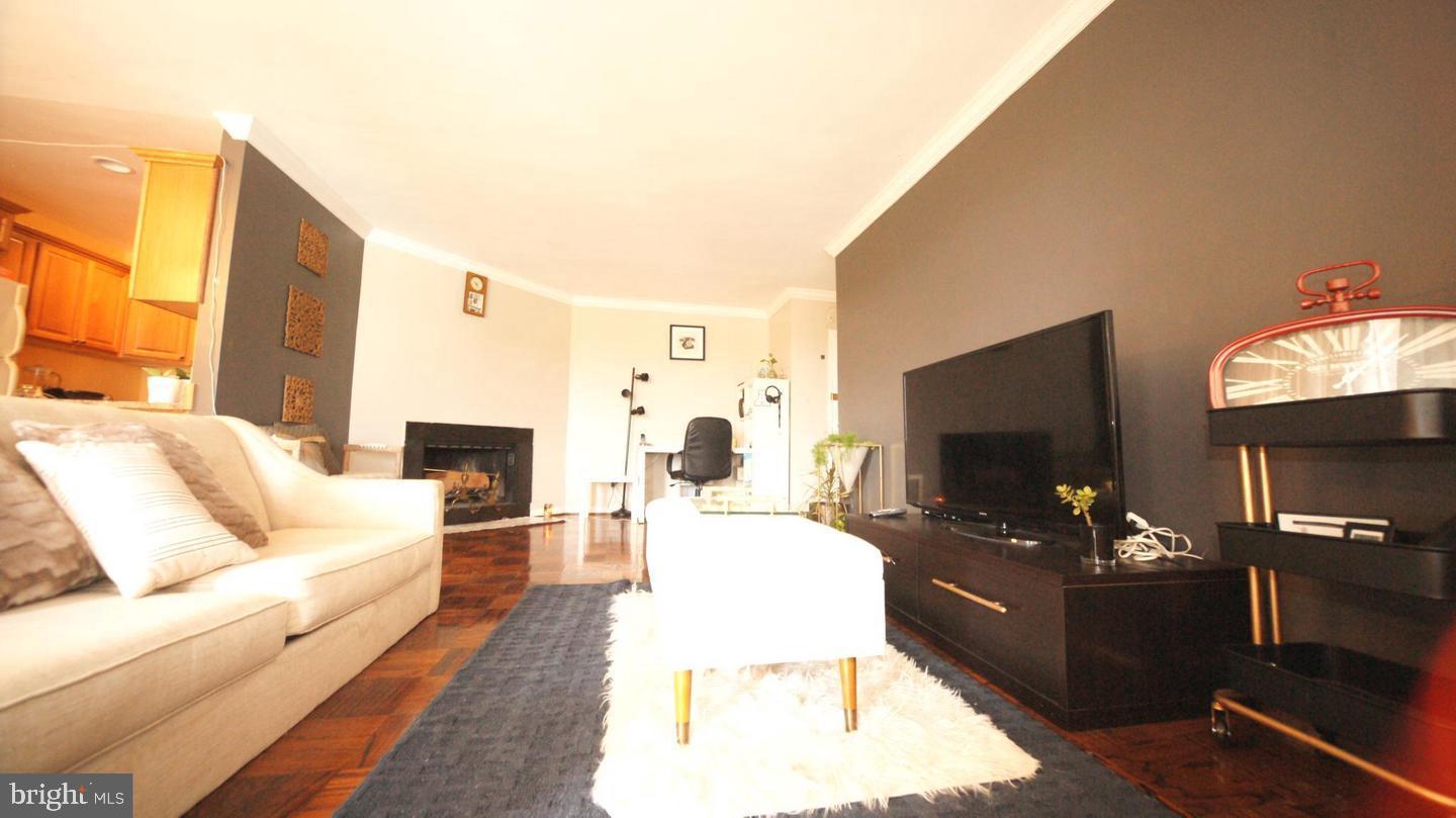 THE SEASONS - Residential Lease