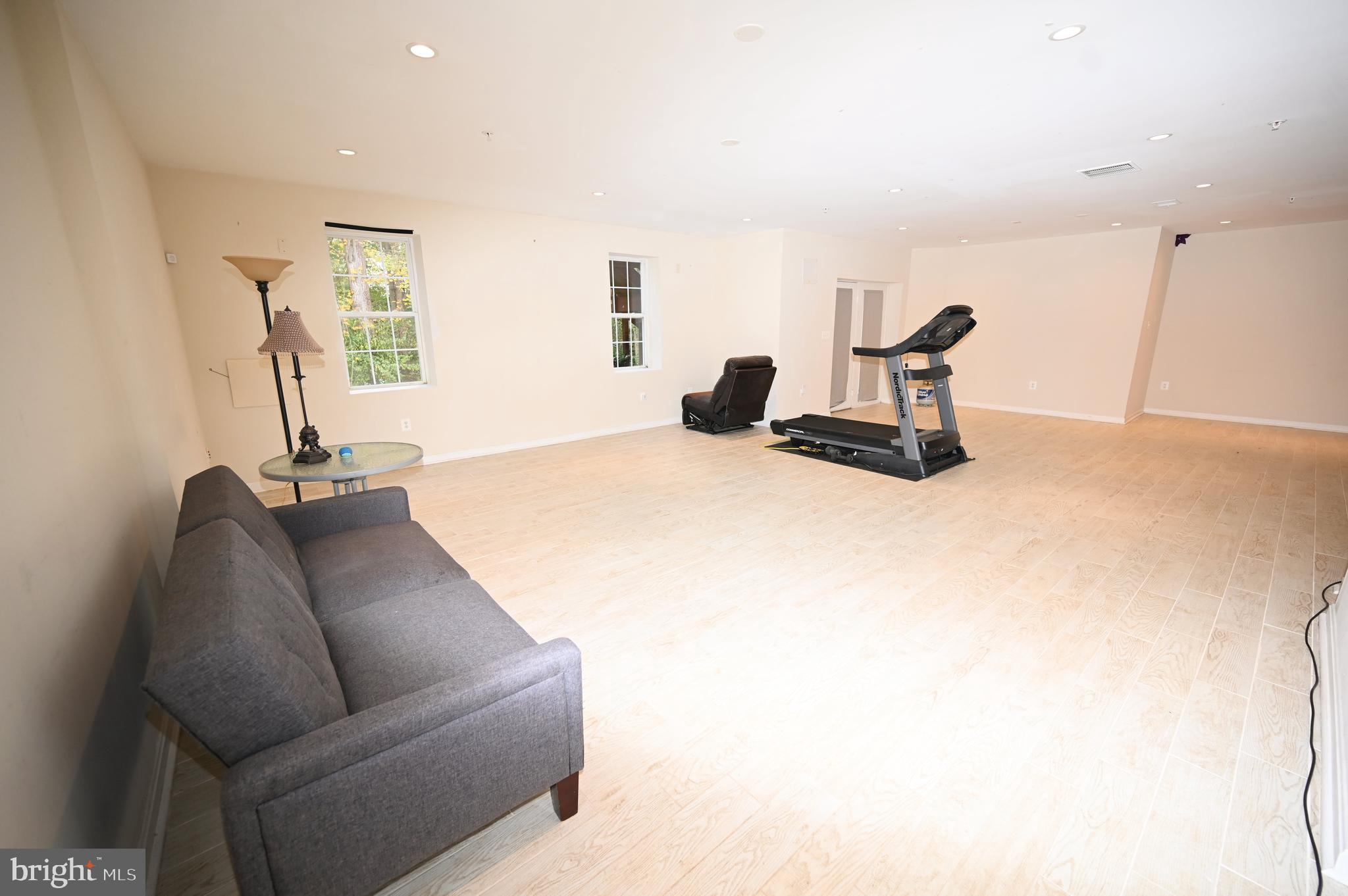 LONGLEAF-PLAT 1> - Residential