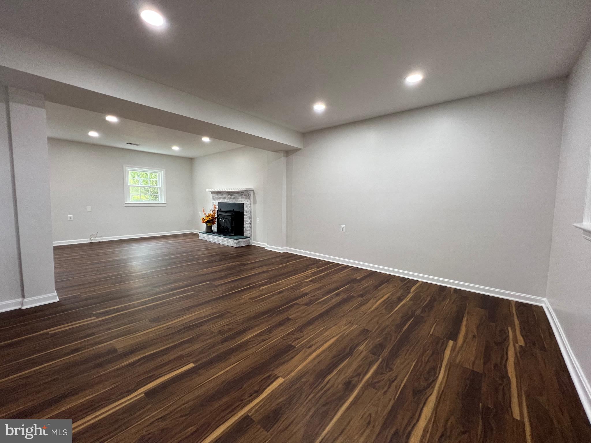 MOOR GREEN ESTATES - Residential Lease