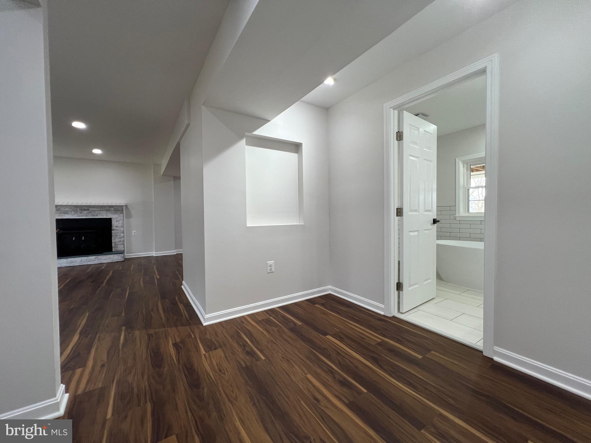 MOOR GREEN ESTATES - Residential Lease