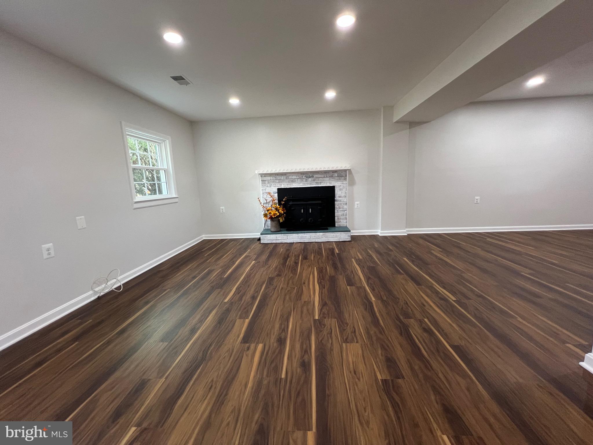 MOOR GREEN ESTATES - Residential Lease